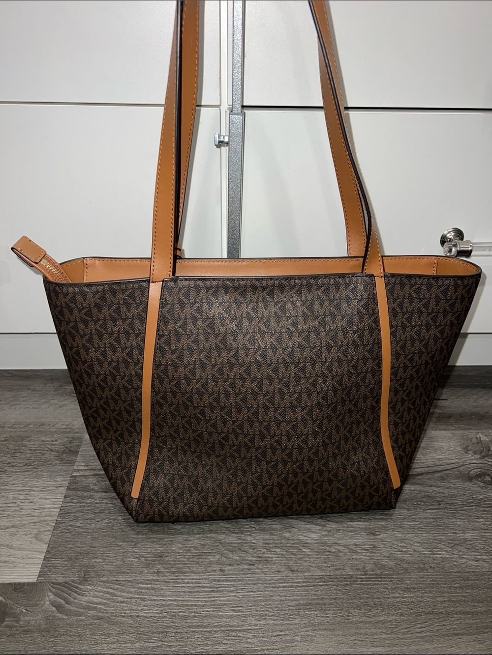 MICHAEL KORS Whitney Medium Leather Brown Signature Logo Handbag Tote - Picture 5 of 13